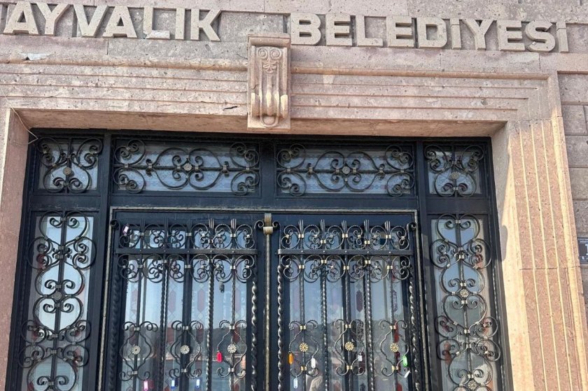 Ayvalık’ta esnaf ‘Trafikte Tek Yön’ uygulamasına tepkili