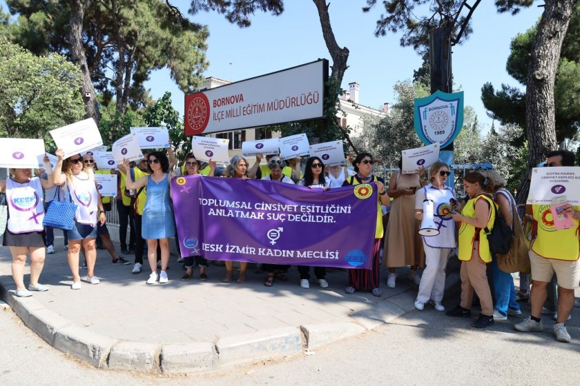 İzmir’de KESK’li kadınlar MEB’i protesto etti