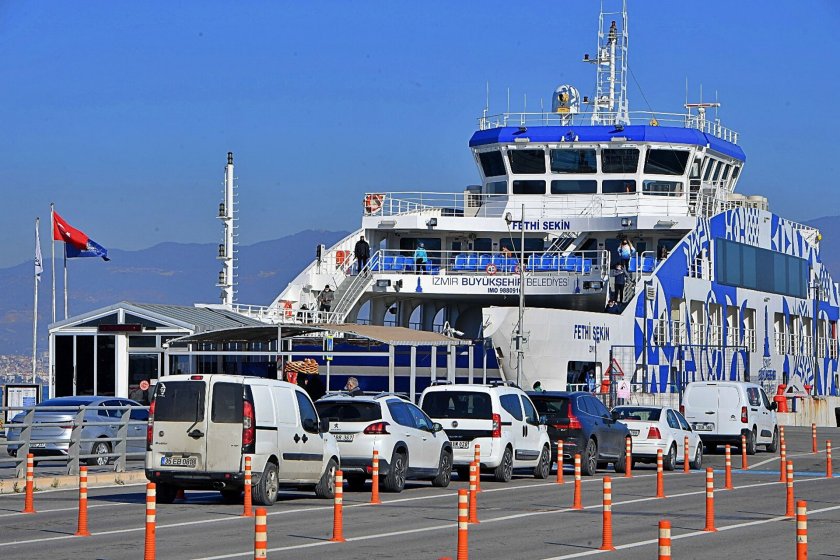 İzmir'de feribot ücretlerine zam yapıldı