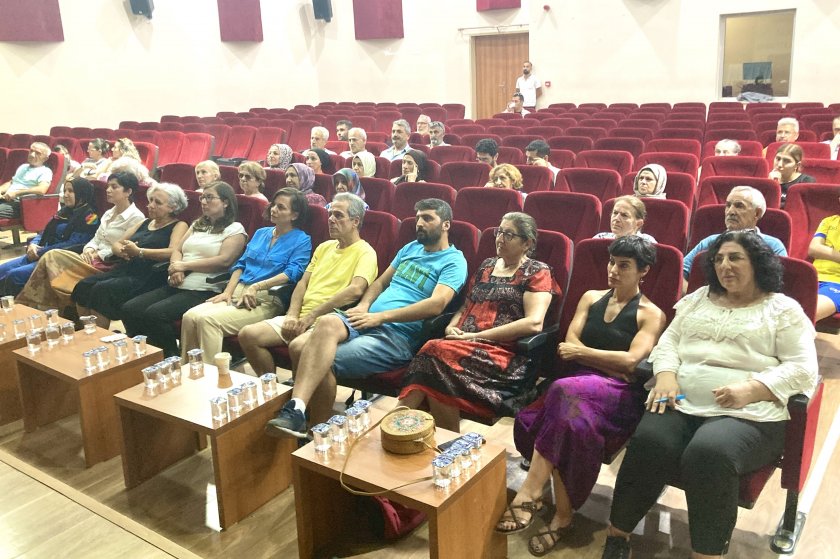 Karabaglar Platformu Kadın Paneli: “Kadınların görünmeyen emeği artık görünür olmalı”