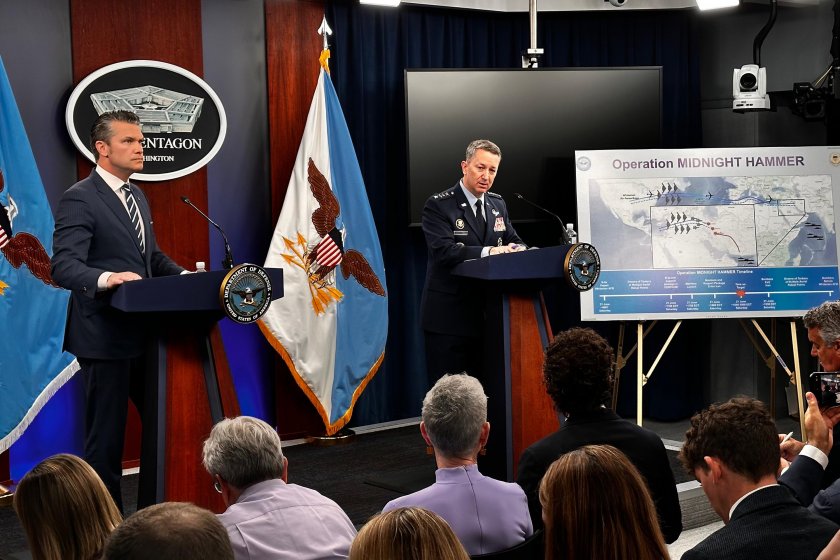 Pentagon'dan tehdit: İran yanıt verirse daha büyük bir güçle vururuz