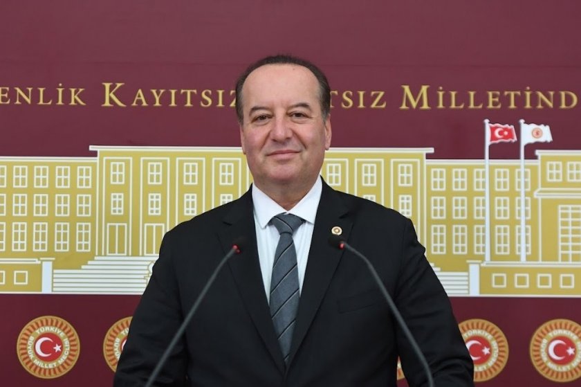 CHP'li Cevdet Akay: Eski Bakan Yardımcısı Rıza Tuna Turagay 8 şirketten maaş alıyor