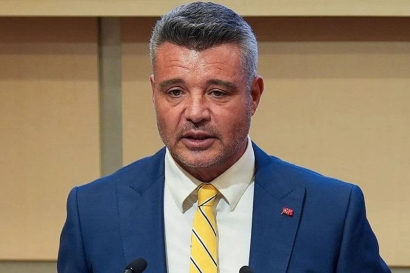 Sadettin Saran, Fenerbahçe başkan adaylığı için gerekli 500 imzayı teslim etti