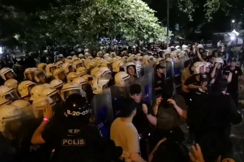 Saraçhane’de mitingin ardından polisten şiddetli müdahale