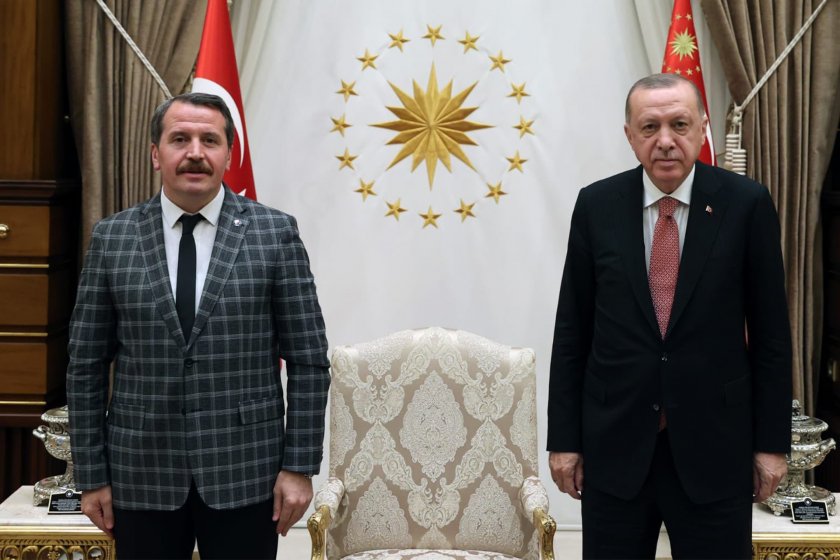 Emekçinin cebindeki iktidar çekirgesi: Memur-Sen büyüdükçe memur küçüldü