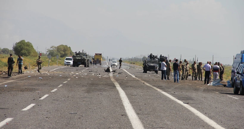 Iğdır'da polis minibüsüne bombalı saldırı: 13 polis yaşamını yitirdi