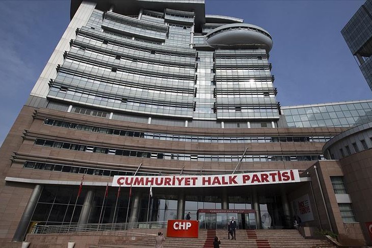 ‘CHP'ye ve demokrasiye saldırılar karşısında ayaktayız’