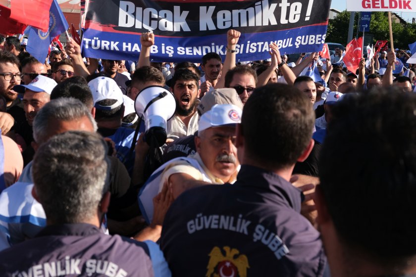 Kamu işçileri sefalet zammı karşısında grev istiyor