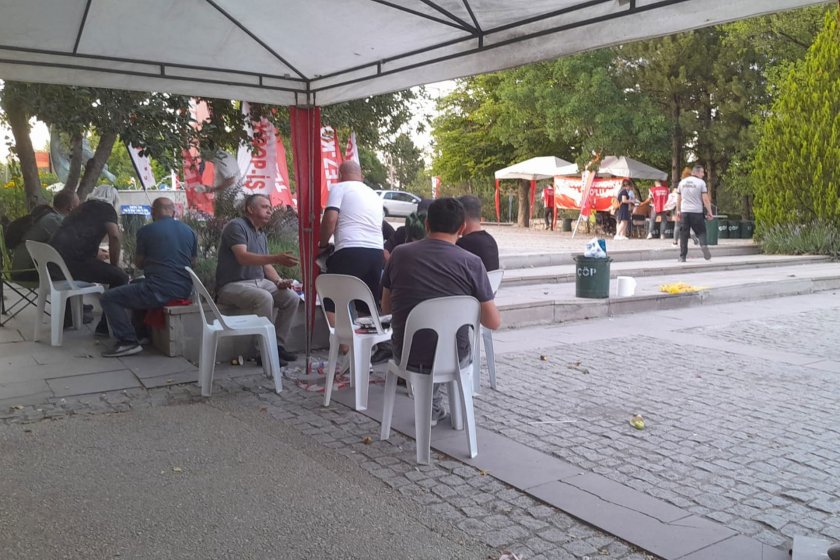 ODTÜ işçilerinden iş yerini terk etmeme eylemi