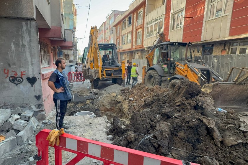 Küçükçekmece'de doğal gaz borusu patladı: 2 işçi yaralandı