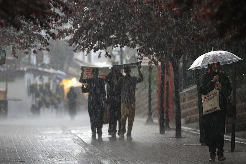 Meteorolojiden kuvvetli rüzgar ve yağış uyarısı: Birçok ilde gök gürültülü sağanak