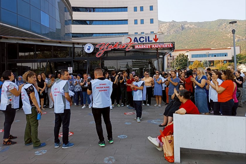 ​​​​​​​PAÜ’de sağlık işçileri KÇP için yürüdü: "Şimşek sabrımızı taşırma"