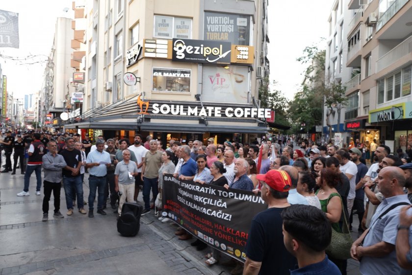 Kürtçe’ye yönelik saldırı İzmir’de protesto edildi: “Bu saldırı barışa ve halkların birlikte yaşam iradesine yöneliktir"