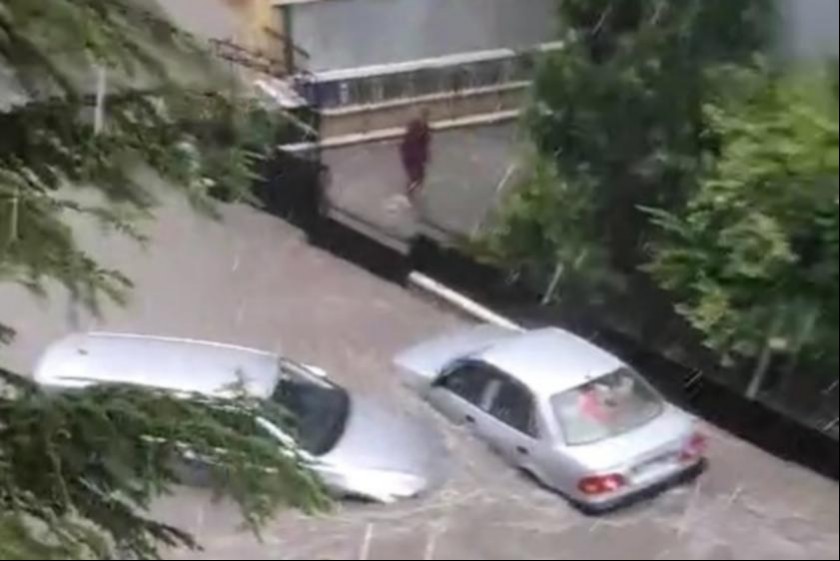 Ankara'da sağanak sele neden oldu: Selde evin oda duvarı yıkıldı, 1 kişi yaralandı
