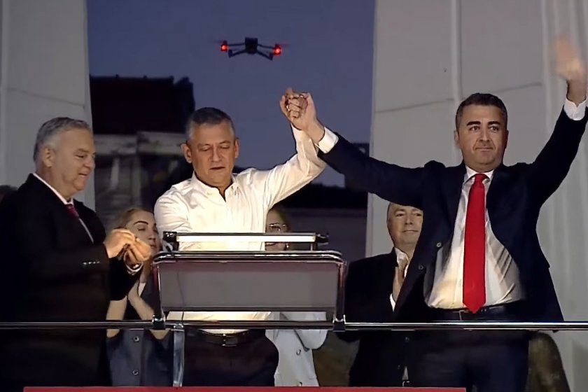 DEVA'dan istifa eden Evrim Rızvanoğlu ve Cem Avşar, CHP'ye katıldı