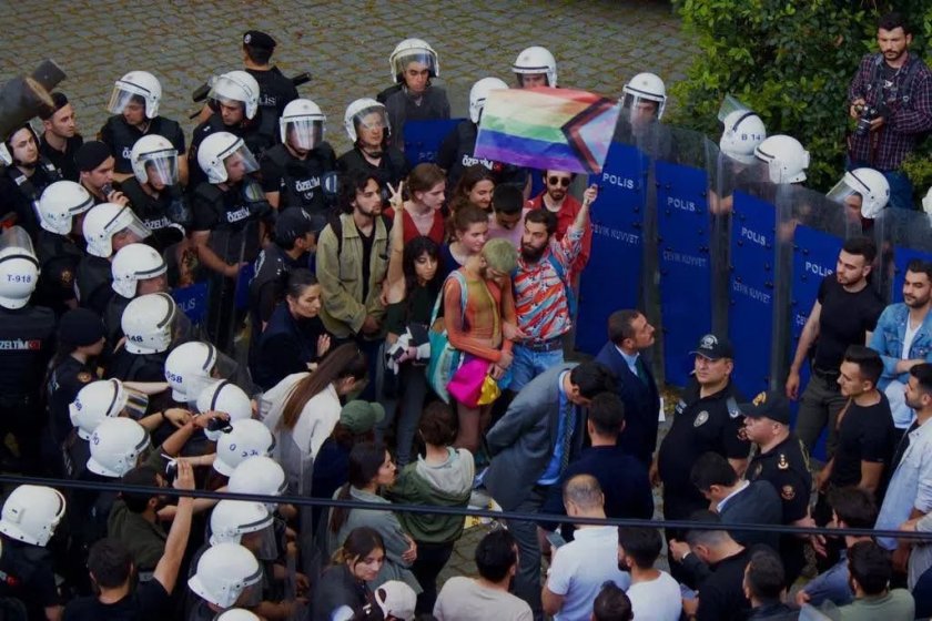 ‘Aile yılı’ politikaları LGBTİ’lere dönük söylemlerle birleşiyor | ‘İktidar artan hoşnutsuzluğa karşı hedef şaşırtıyor’