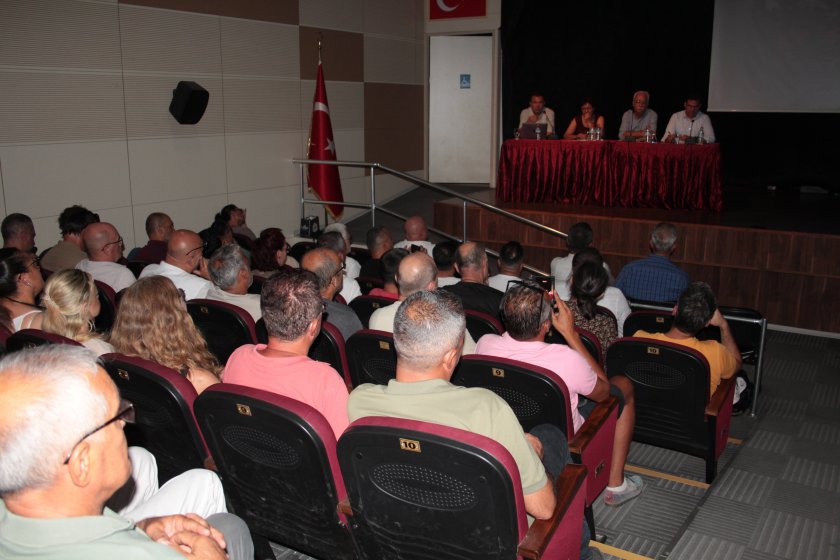 “Geçmişten Bugüne İzmir’de İşçi Mücadeleleri” başlıklı panel düzenlendi
