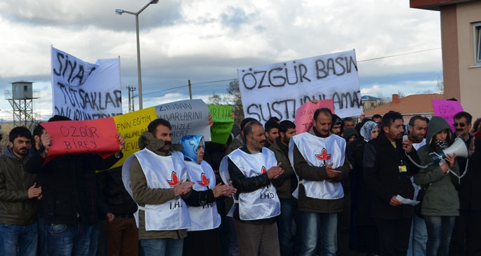 Erzurum H Tipi Kapalı Cezaevi önünde tutuklamalar tepki