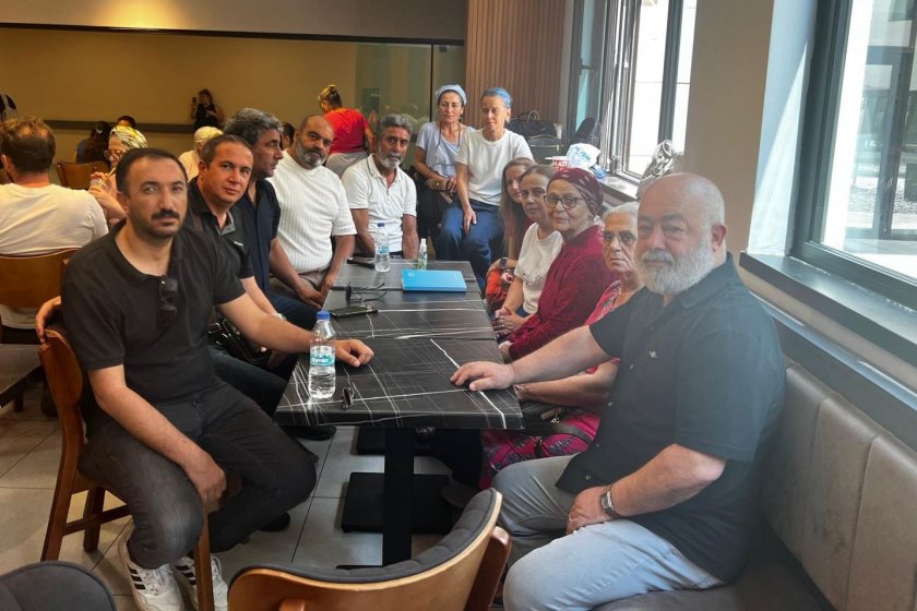 KESK İzmir Şubeler Platformu, Murat Çalık’ın ailesini ziyaret etti