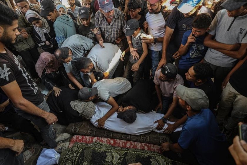 İsrail'in Gazze'ye düzenlediği son saldırılarda 12 Filistinli hayatını kaybetti