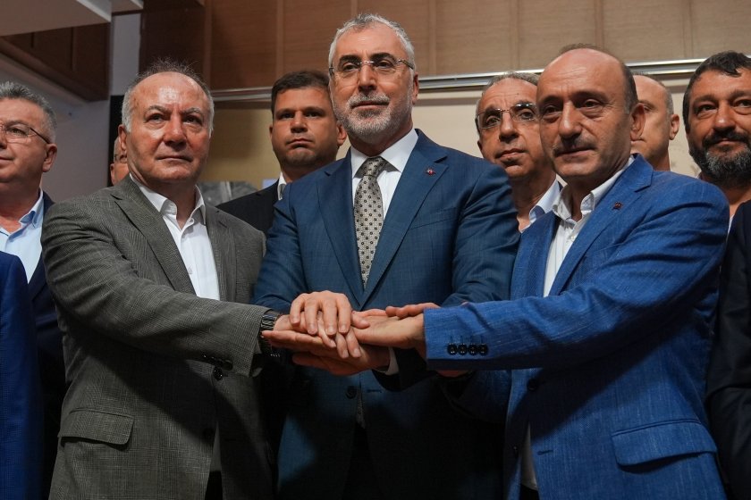 Hükümet ve sendikal bürokrasi sefalette uzlaştı | Kamu Çerçeve Protokolü imzalandı