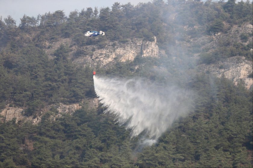 Karabük'teki orman yangınına müdahale sürüyor
