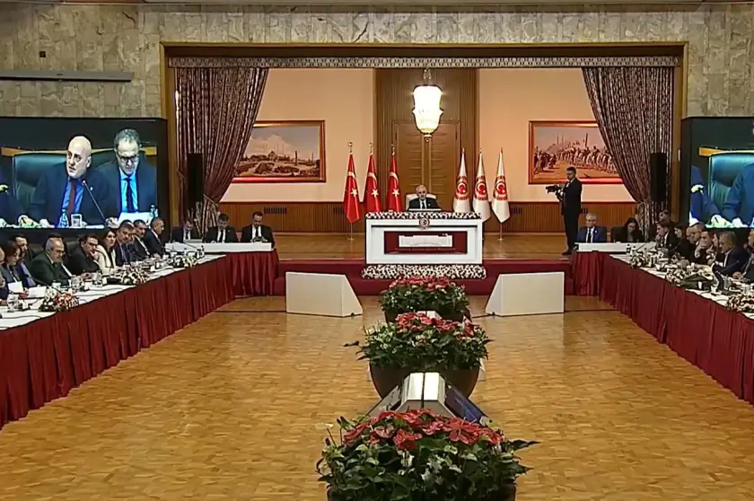 TBMM Başkanı Kurtulmuş “İzleme Komisyonu” için partilerin temsilcileriyle görüşecek