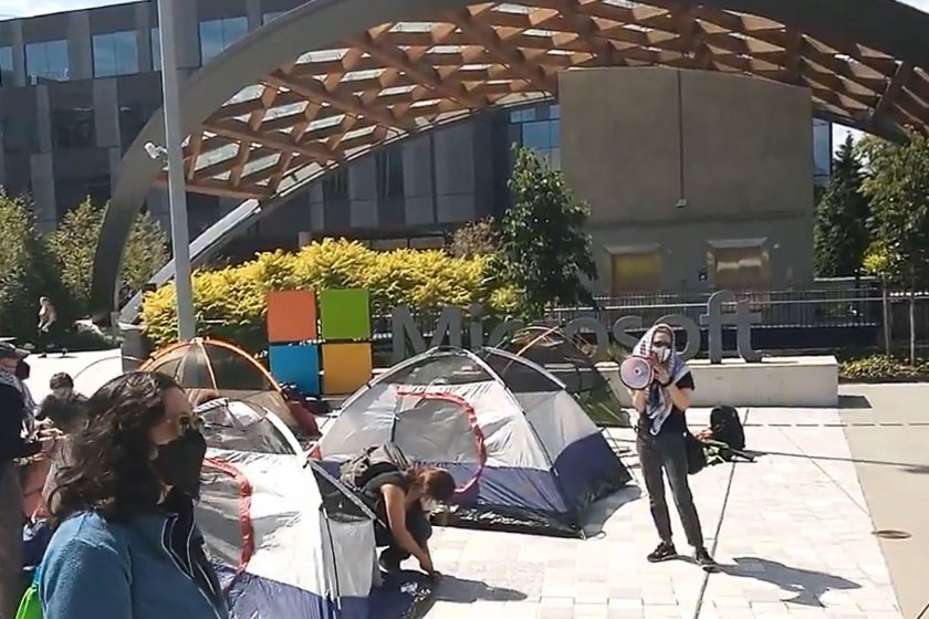 Microsoft, İsrail işbirliğini protesto eden iki çalışanını işten çıkardı