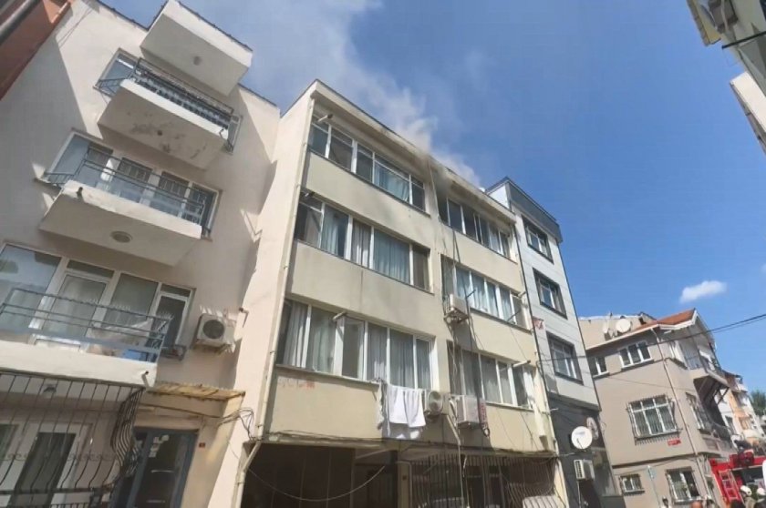 Diyarbakır'da apartman yangını: 3 itfaiyeci dumandan etkilendi