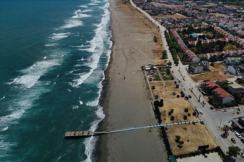 Düzce ve Sakarya'da denize girişler yasaklandı