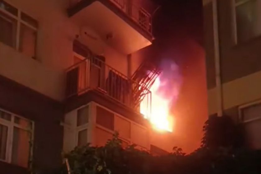 Ankara'da yedi katlı bir apartmanda yangın çıktı