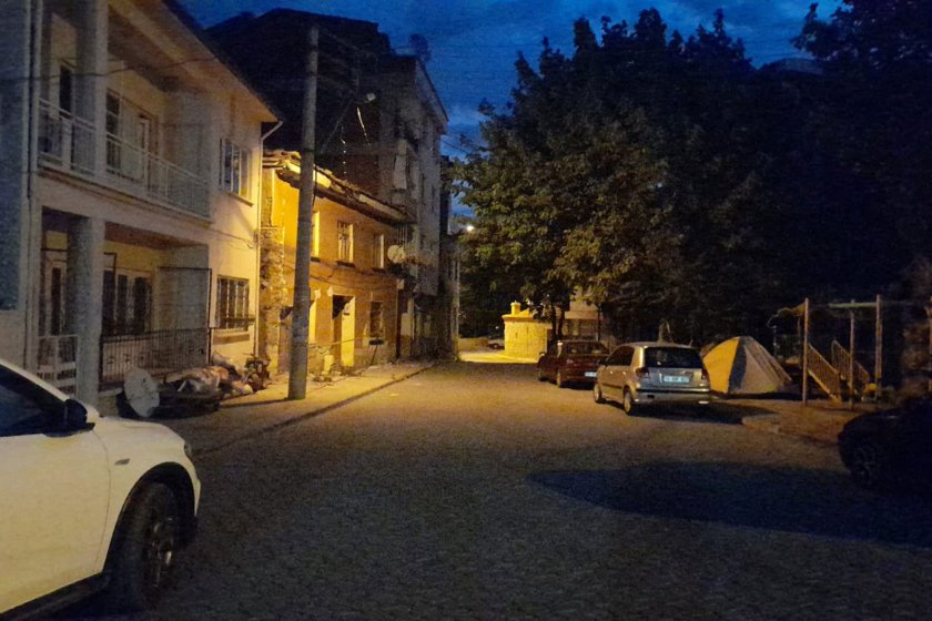 Balıkesir'de 4,4 büyüklüğünde deprem meydana geldi (27.08.2025)