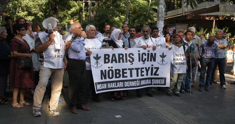 İHD barış nöbetine başladı