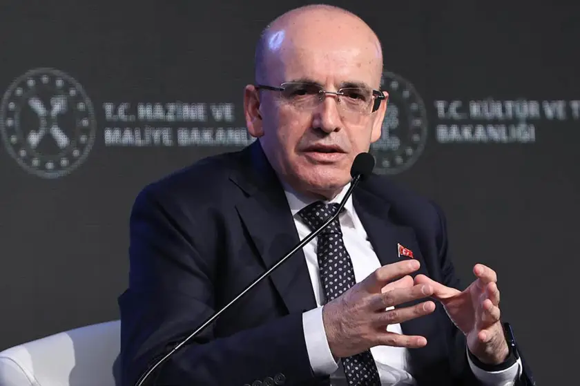 Enflasyon değişmiyor, Bakan Şimşek'in 'bahaneleri' bir yıldır aynı: Asgari ücret ağustosta 6 bin 196 lira eridi