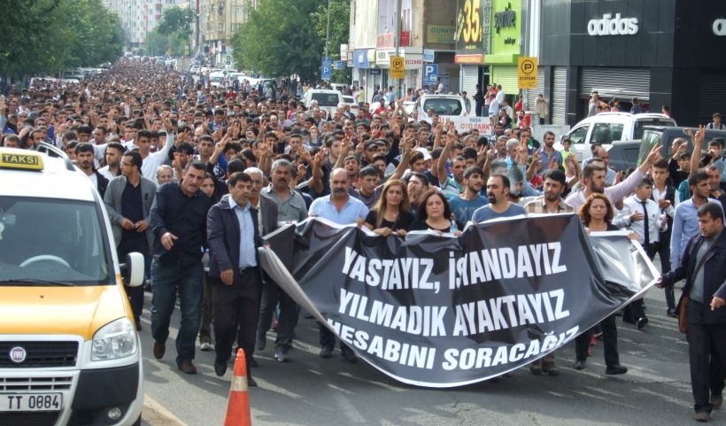 Diyarbakır’da katliam protestosuna polisten gerçek mermiyle saldırı