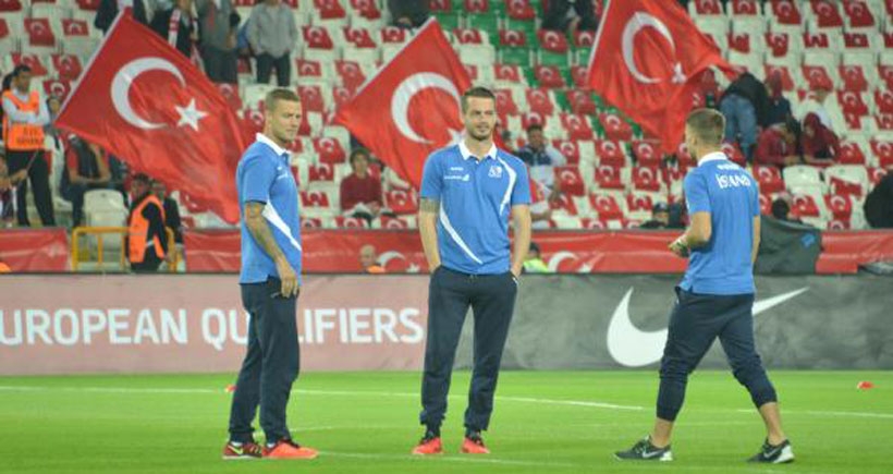 Konya’da maç öncesi katliam için yapılan saygı duruşunu Konya seyircisi ıslıkladı