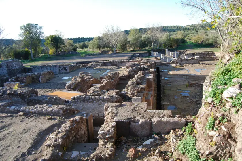 Troya Antik Kenti'nde kazı: 2 bin 800 yıllık agora gün yüzüne çıkarılıyor