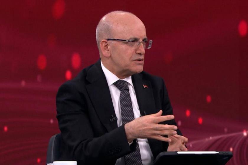 Mehmet Şimşek “butlan kararına” Londra'daki BBVA konferansında yakalandı: Yabancı yatırımcılar toplantıyı terk etti