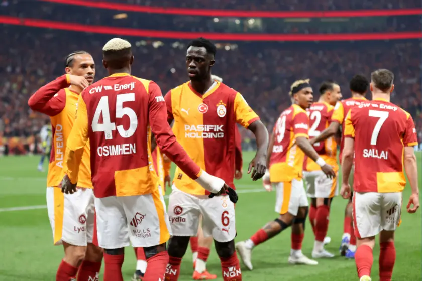 10+4 sistemi Galatasaray’ı karıştırdı: Zorunlu ayrılıklar kapıda