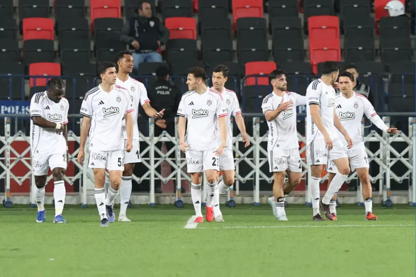 Beşiktaş’ın Rize kafilesi açıklandı! İki yıldız kadroda yok