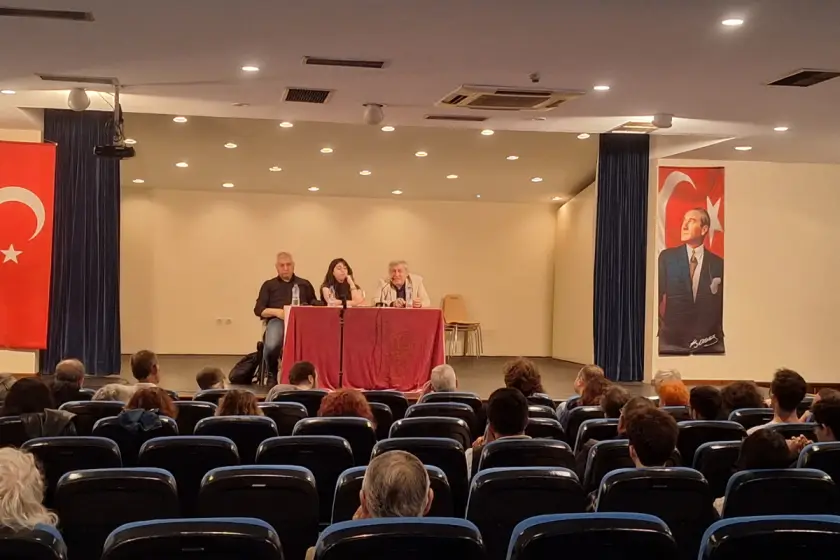 Eskişehir’de “İzler” söyleşisi düzenlendi: “Denizler sınıf mücadelesi sürdükçe yaşayacak”