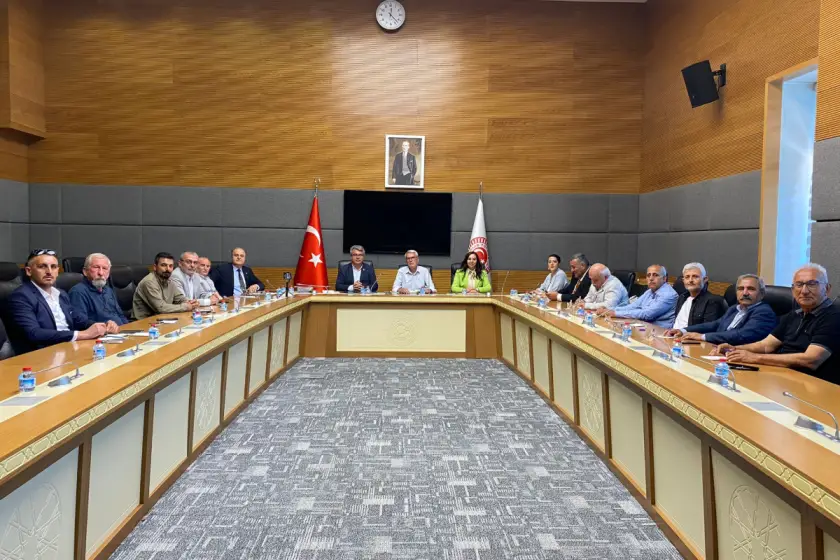 Emek Partisi üretici köylülerle Mecliste bir araya geldi: “Çözüm istiyorsak köylülerin örgütlenmesi bir ihtiyaç”