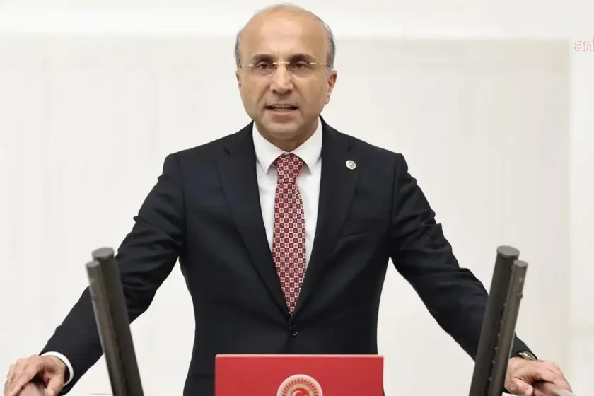 CHP'li Genç'ten Kızılay Kayseri Şube Başkanı'nın paylaşımına tepki: “Kadınları hedef alan paylaşım kabul edilemez”