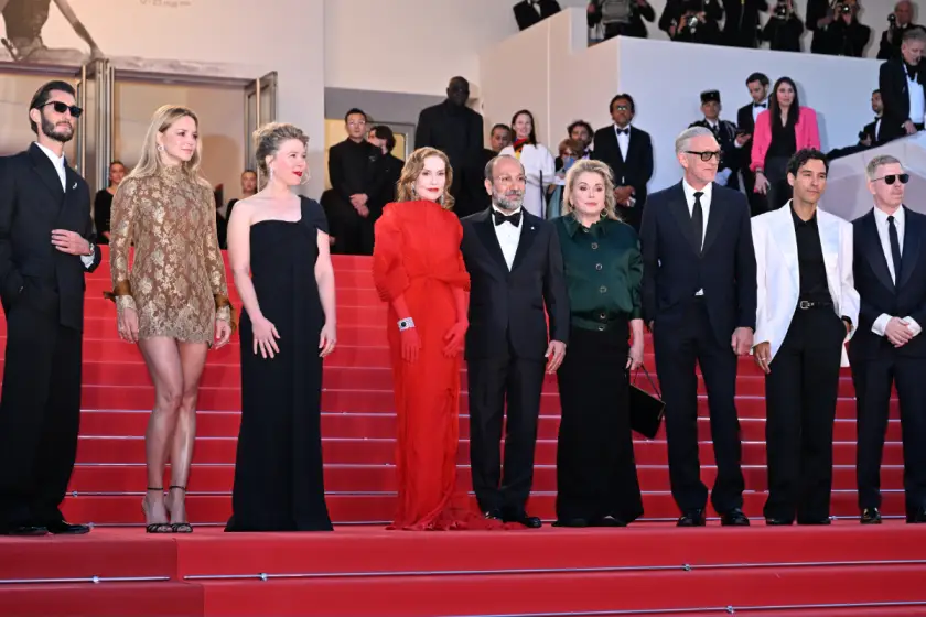 Cannes’da Asgar Ferhadi'ye büyük ilgi: Yeni filmi dakikalarca ayakta alkışlandı