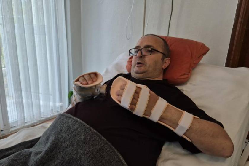 Madende göçük altında kalmıştı. Tedavi olamadığı için yatağa mahkûm kaldı
