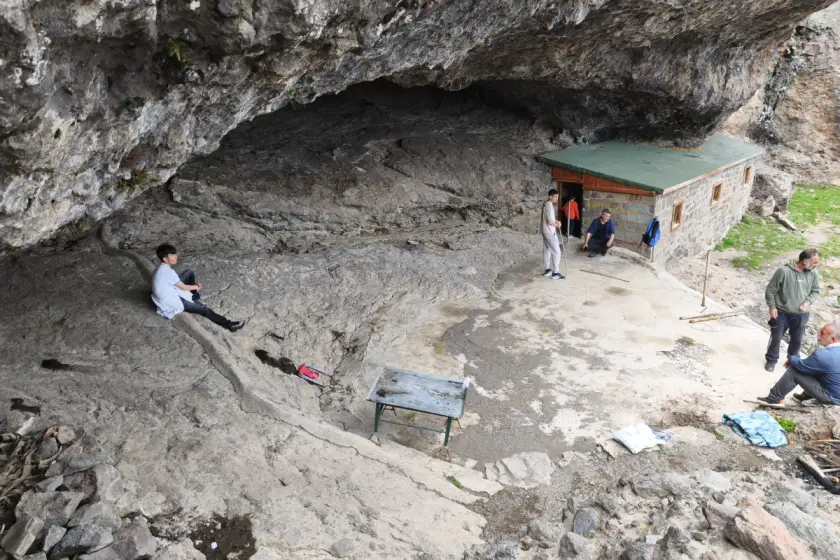Düzgün Baba Ziyaretgahı’ndaki tahribat soruşturmasında 4 gözaltı