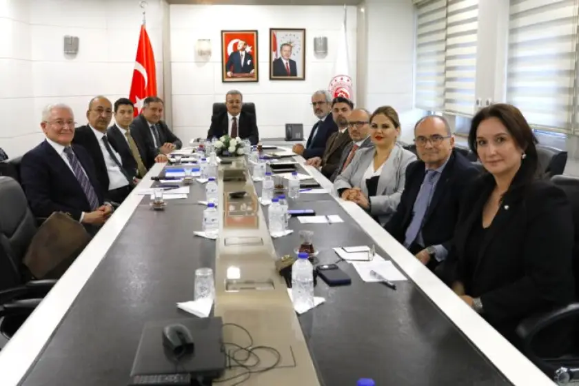 Özel İtalyan Lisesi grevi: Çalışma Bakanlığında toplantı yapıldı