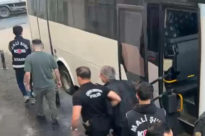 İBB operasyonunda 11 kişi tutuklandı