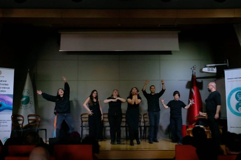 “Çocukluk Defteri” İzmir’de izleyiciyle buluşuyor