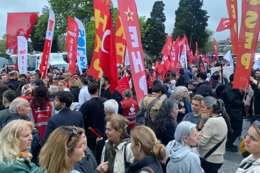 Mutlak Butlan kararına karşı İstanbul sokakta: “Mutlaklar gidecek biz kalacağız”